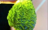 捷克陨石什么样的好？捷克陨石颗粒越大越好，越贵吗？ 