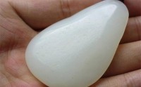羊脂白玉可以沾水吗