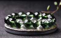 绿幽灵水晶的功效有哪些,绿幽灵水晶的作用及使用方法