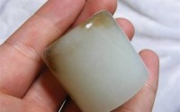 和田玉需要用水泡吗