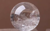 白水晶球什么属相的人不能佩戴