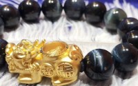 黑曜石加黄金貔貅戴法