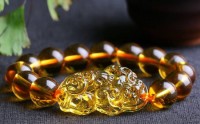 怎样鉴别真假黄水晶，鉴别真假黄水晶的方法
