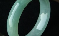 为什么说玉镯是玉器首饰中的“皇后”玉镯是玉器首饰中“皇后”的原因