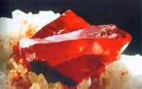 朱砂适合哪些人佩戴？朱砂佩戴禁忌是什么？小编带你一起来看看！ 