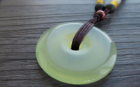 岫玉和和田玉的区别在哪里 岫玉和和田玉有什么区别？