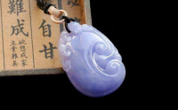 翡翠紫色好还是绿色好 翡翠什么颜色好