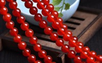 哪些属相不适合戴红玛瑙 女生红玛瑙戴哪只手