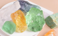 纯天然水晶石怎么辨别真假,纯天然水晶石的功效与用途