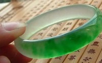 翡翠手镯的真假如何鉴别?