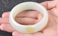 戴白玉镯子有什么讲究，白玉的佩戴禁忌