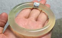 独山玉能用油擦吗