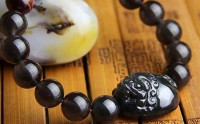 黑曜石别人不能碰吗，佩戴黑耀石的禁忌讲究