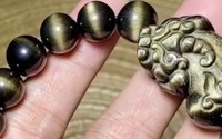 金曜石戴哪个手