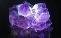 紫水晶和什么属相犯冲 紫水晶适合什么生肖带