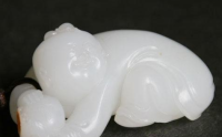 白玉与硝子的区别 白玉和硝子哪个好